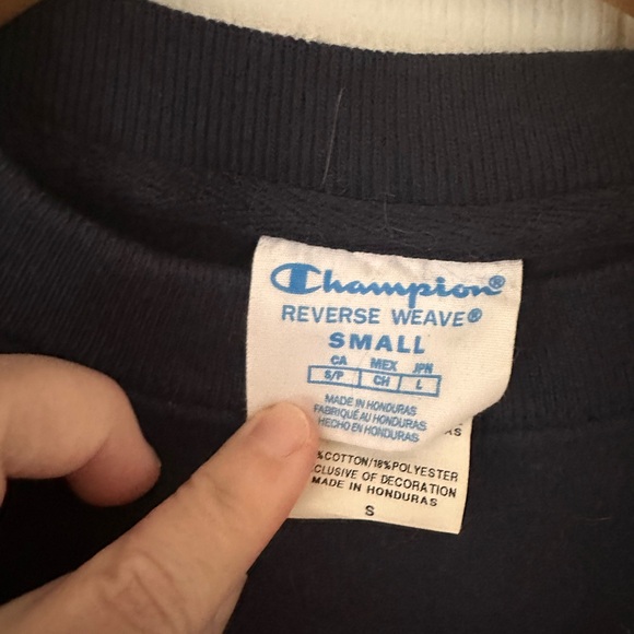 Champion navy blue crewneck sweatshirt, size small - Picture 2 of 2